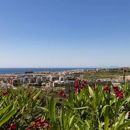2 Bedroom Penthouse With Sea View @ Hills * Εστεπόνα