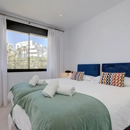 2 Bedroom Penthouse With Sea View @ Hills * Εστεπόνα
