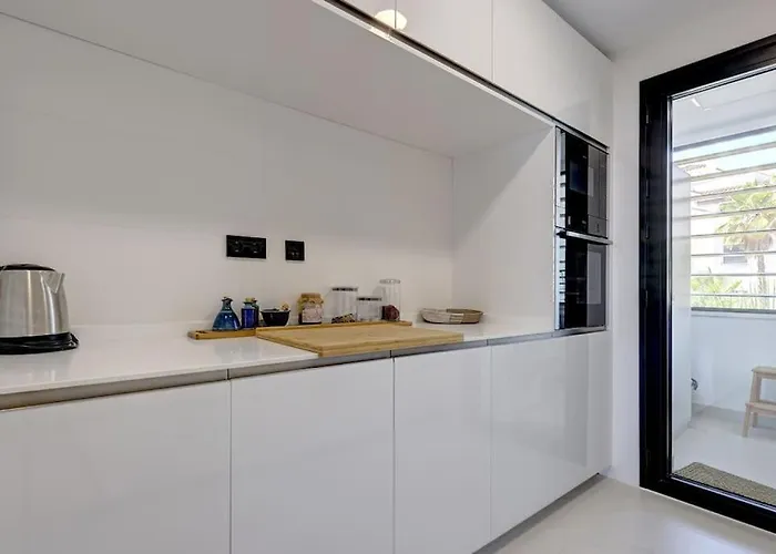 2 Bedroom Penthouse With Sea View @ Hills アパート エステポナ