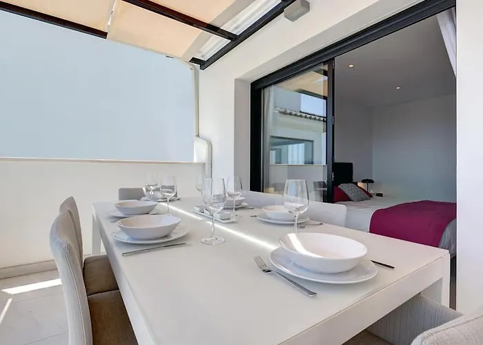 2 Bedroom Penthouse With Sea View @ Hills アパート エステポナ