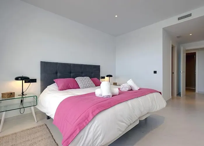 2 Bedroom Penthouse With Sea View @ Hills エステポナ