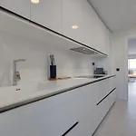 2 Bedroom Penthouse With Sea View @ Hills Lägenhet