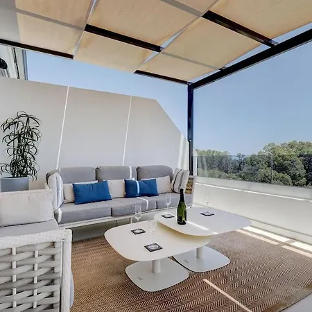 2 Bedroom Penthouse With Sea View @ Hills Apartamento *