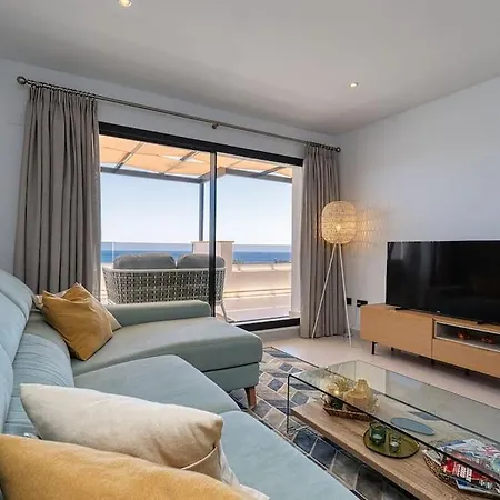 2 Bedroom Penthouse With Sea View @ Hills *