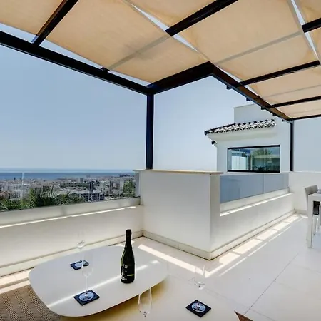 2 Bedroom Penthouse With Sea View @ Hills Lägenhet